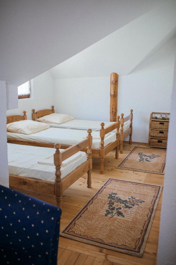 Holiday Home Iman Ripac ภายนอก รูปภาพ